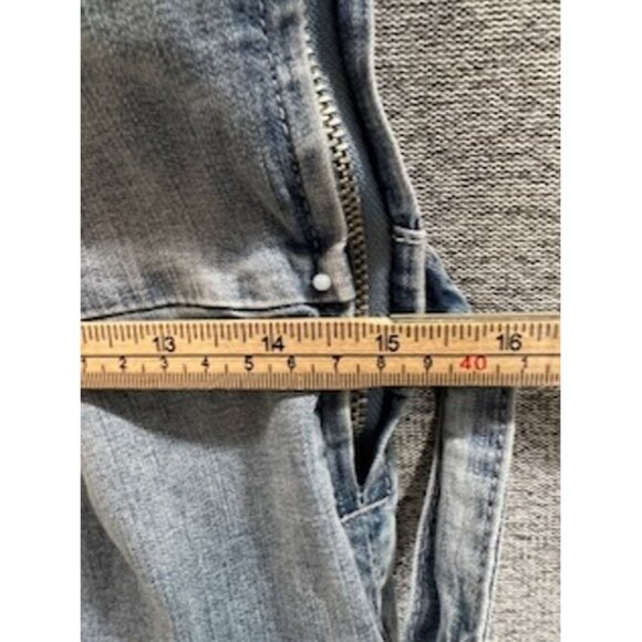 Lola Jeans Womens Jumpsuit Sz Medium Blue Light Washed Denim Stretch Sleeveless - Picture 14 of 16